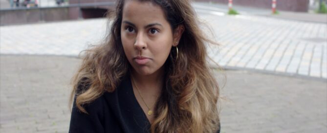 jeugd in Amsterdam strijd tegen verbaalgeweld op straat